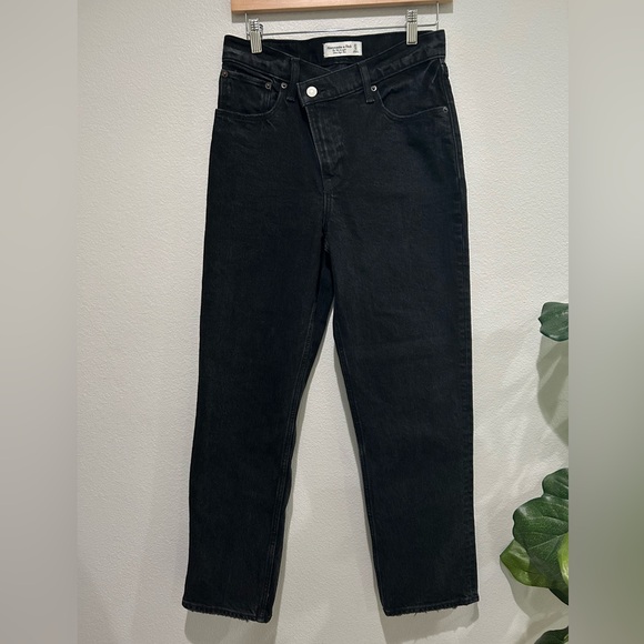 NWT Abercrombie & Fitch 90s ultra high rise straight asymmetrical fly black - Picture 4 of 12